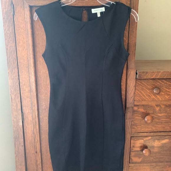 NWT Monteau little black dress, size Small - Picture 2 of 4